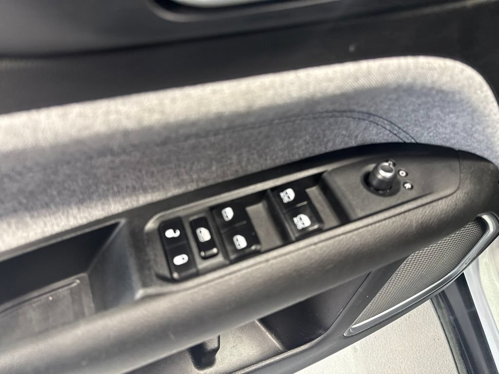 Used 2024 Jeep Compass Latitude AWD/4WD image 13