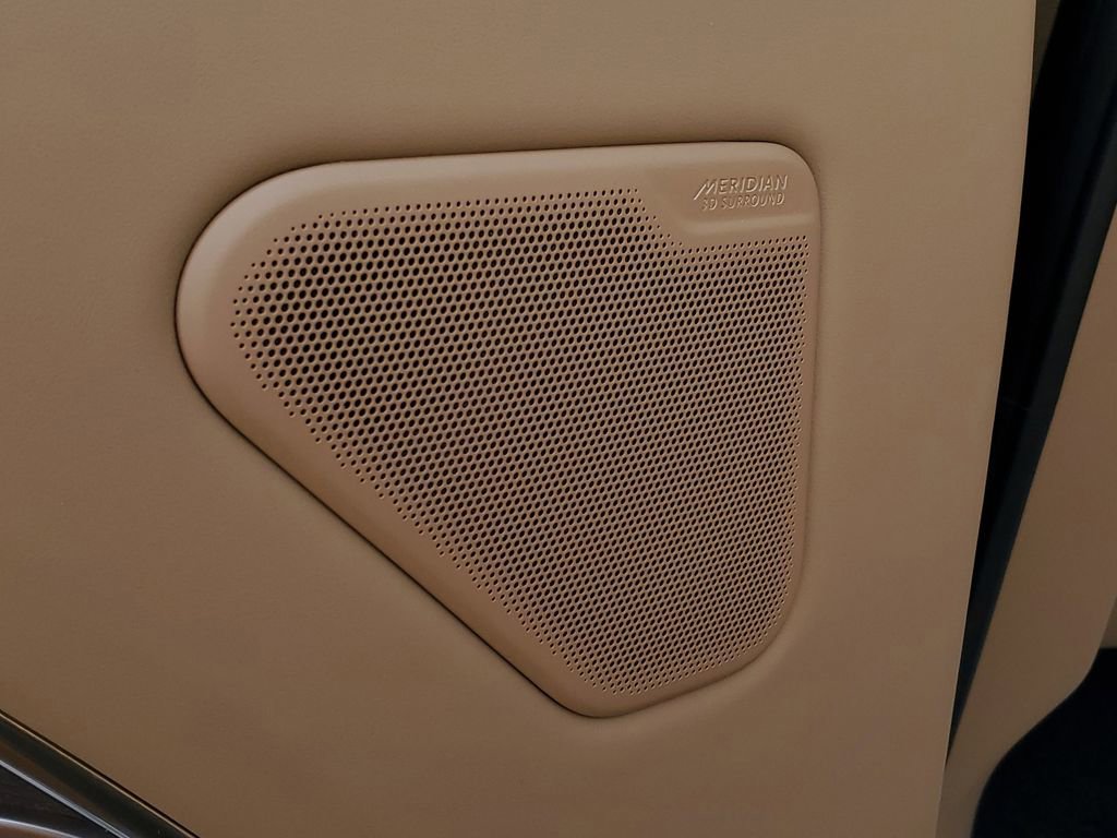 New 2026 Land Rover Range Rover Long Wheelbase SE image 11