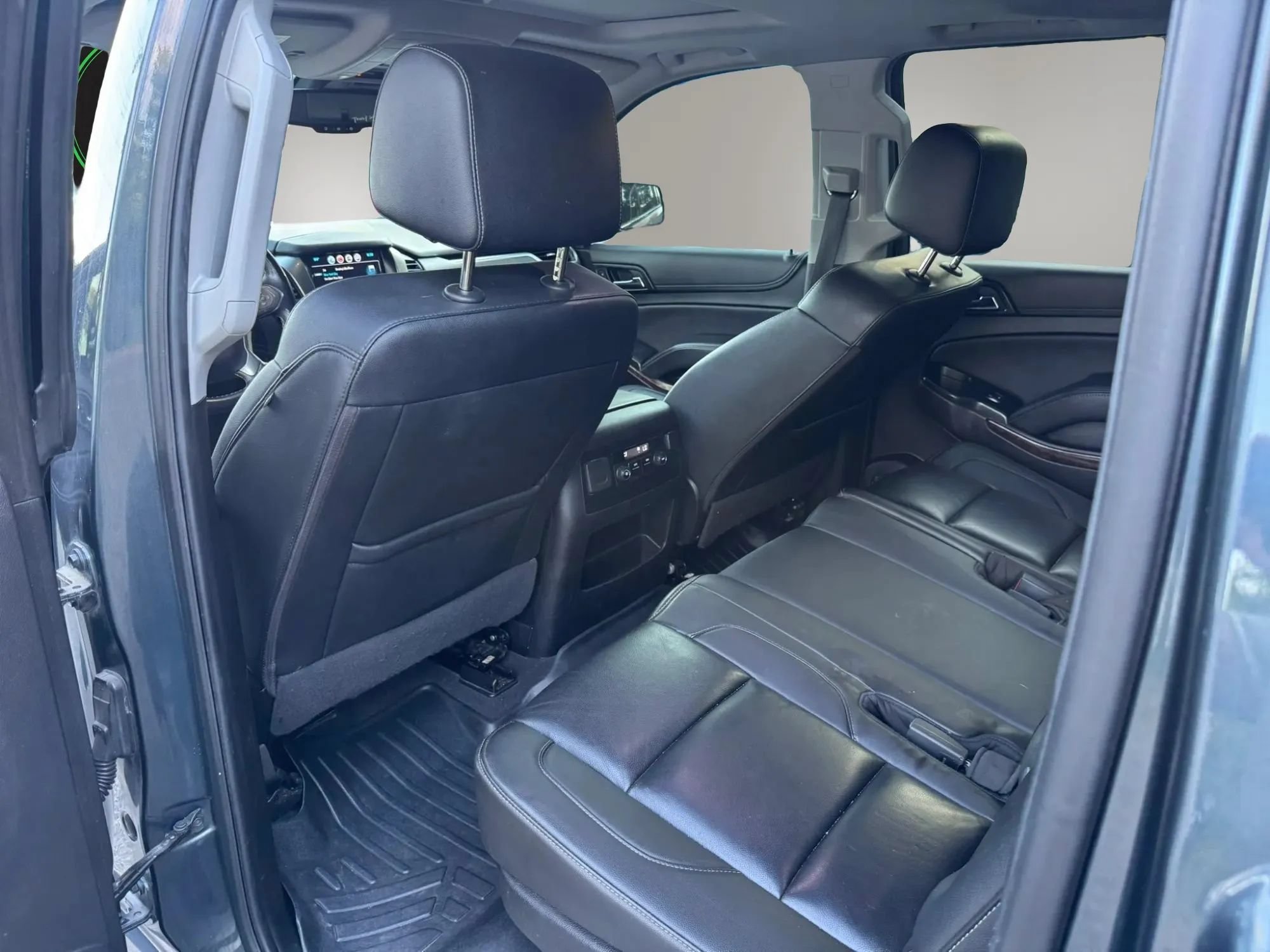 Used 2020 Chevrolet Suburban LT AWD/4WD image 24