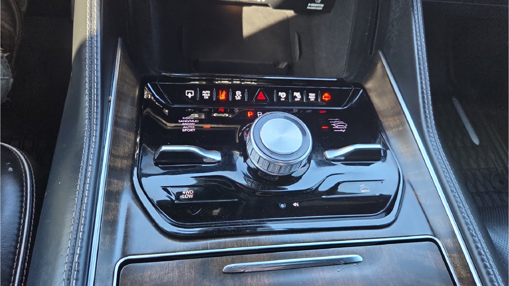 Used 2022 Jeep Grand Wagoneer Series II w/ Convenience Group III AWD/4WD image 55