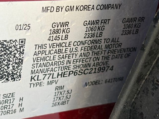 Used 2025 Chevrolet Trax LT image 32