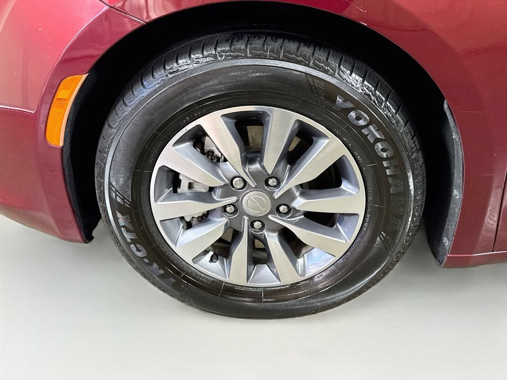 Used 2020 Chrysler Pacifica Limited FWD image 42