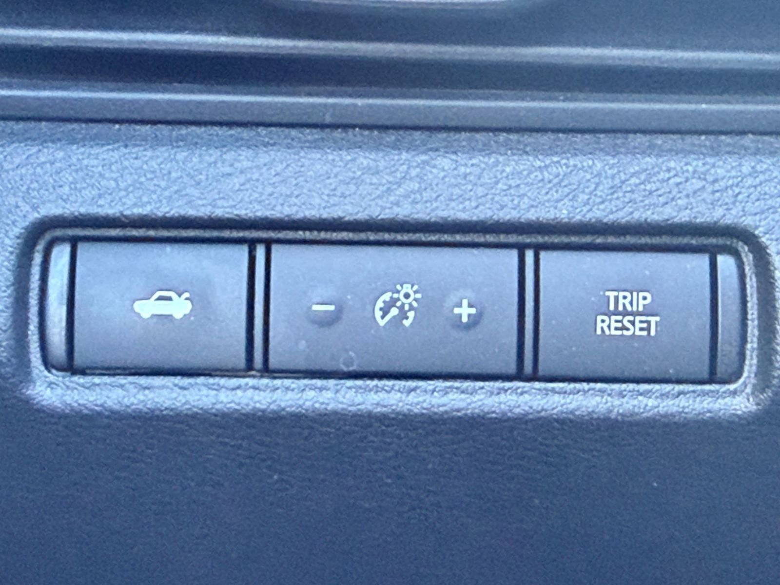 Used 2025 Nissan Altima 2.5 SV image 32