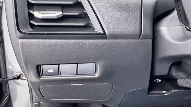 New 2026 Nissan Sentra SR FWD image 30