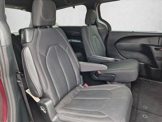 Used 2018 Chrysler Pacifica Touring Plus w/ S Appearance Package FWD image 21