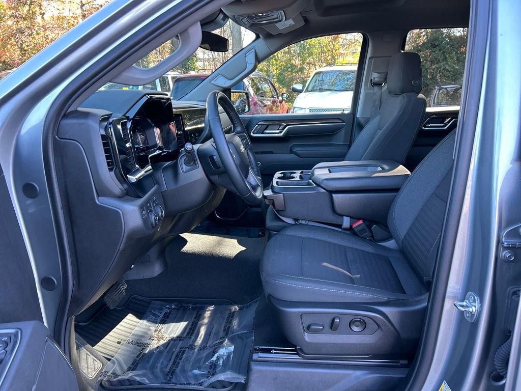 Used 2025 Chevrolet Silverado 1500 LT image 15
