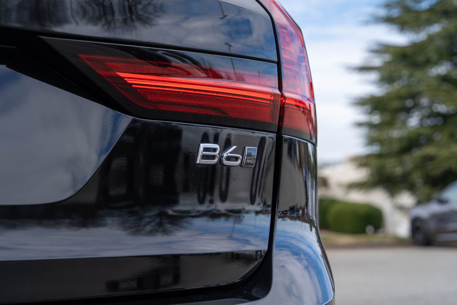 Used 2023 Volvo V90 B6 Cross Country Plus image 13