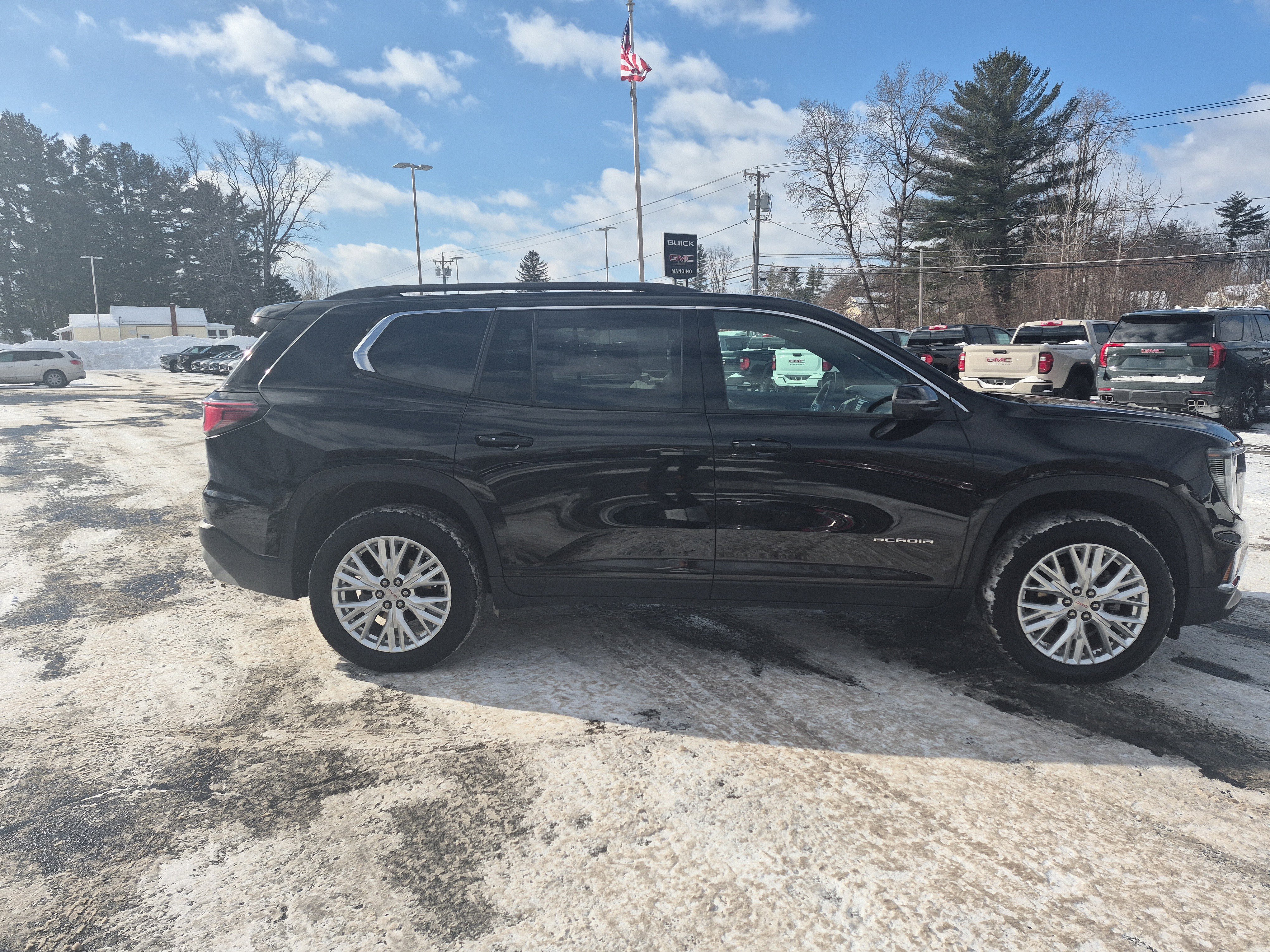 Used 2024 GMC Acadia Elevation image 7
