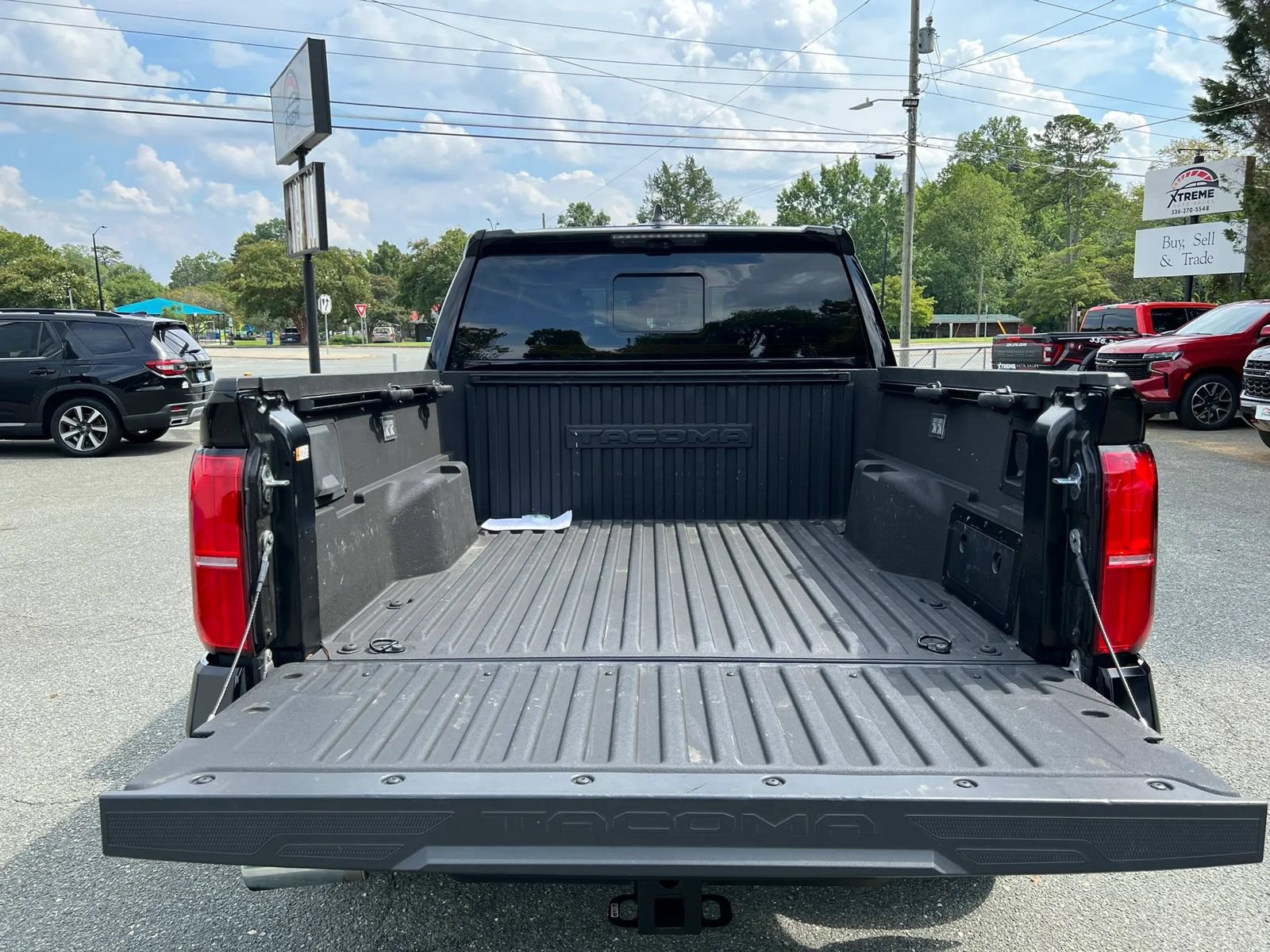 Used 2025 Toyota Tacoma Limited AWD/4WD image 10