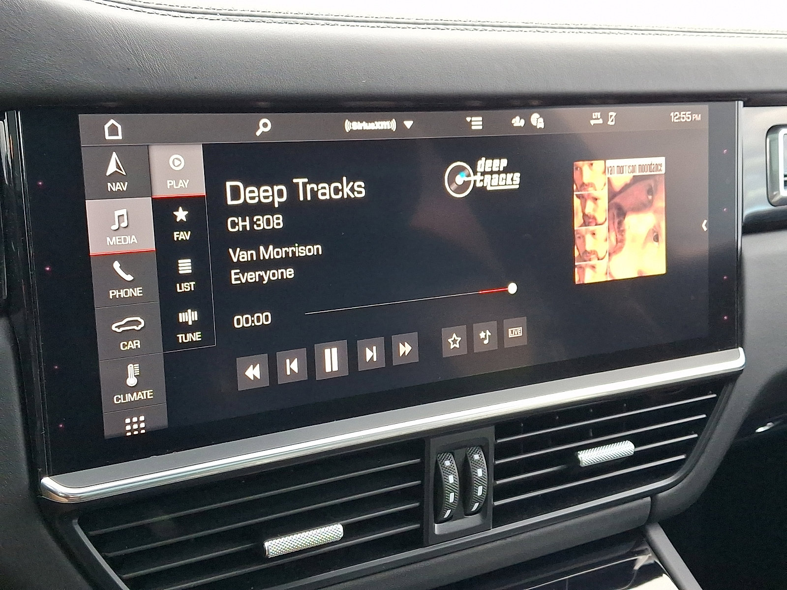 Used 2021 Porsche Cayenne S image 20