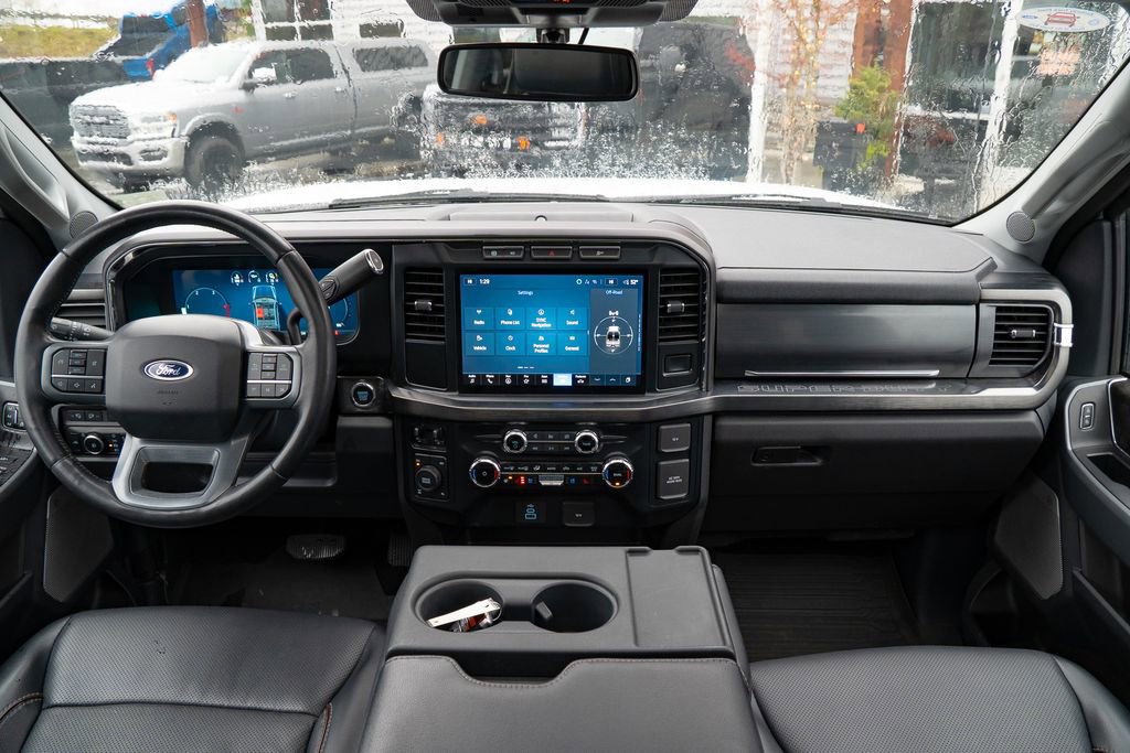 Used 2024 Ford F350 Lariat image 13