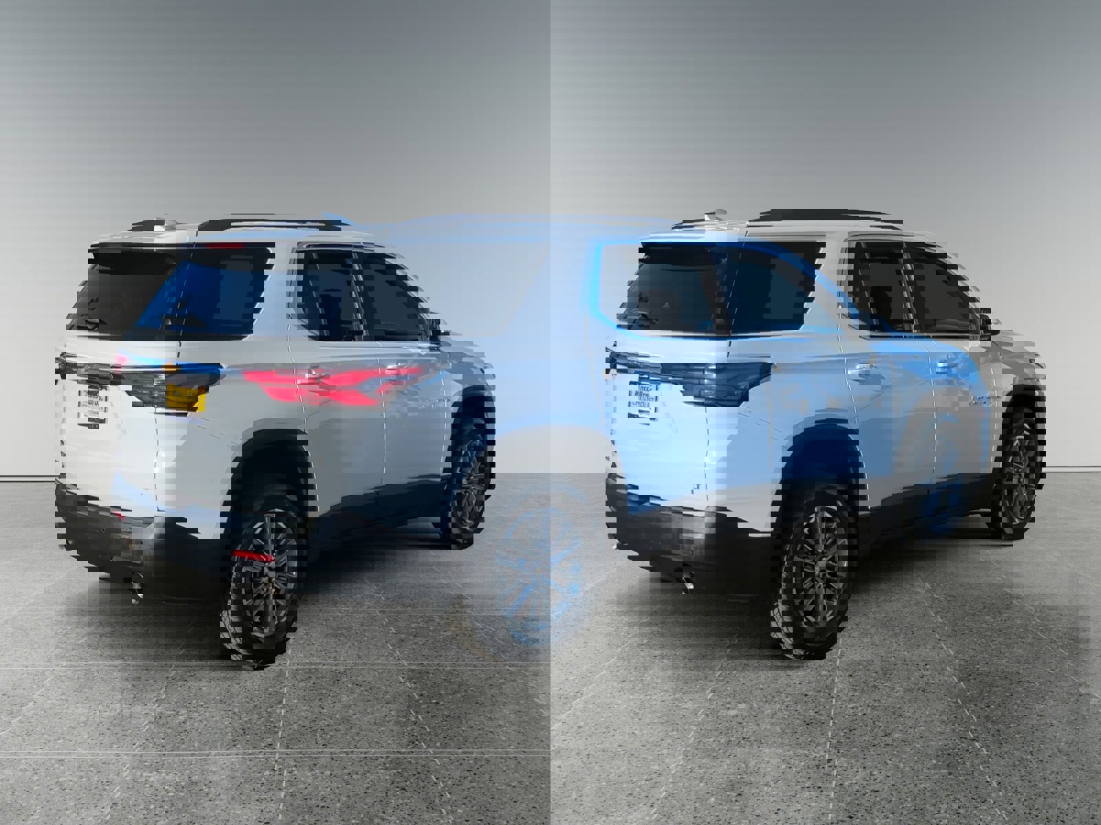 Used 2023 Chevrolet Traverse LT image 5
