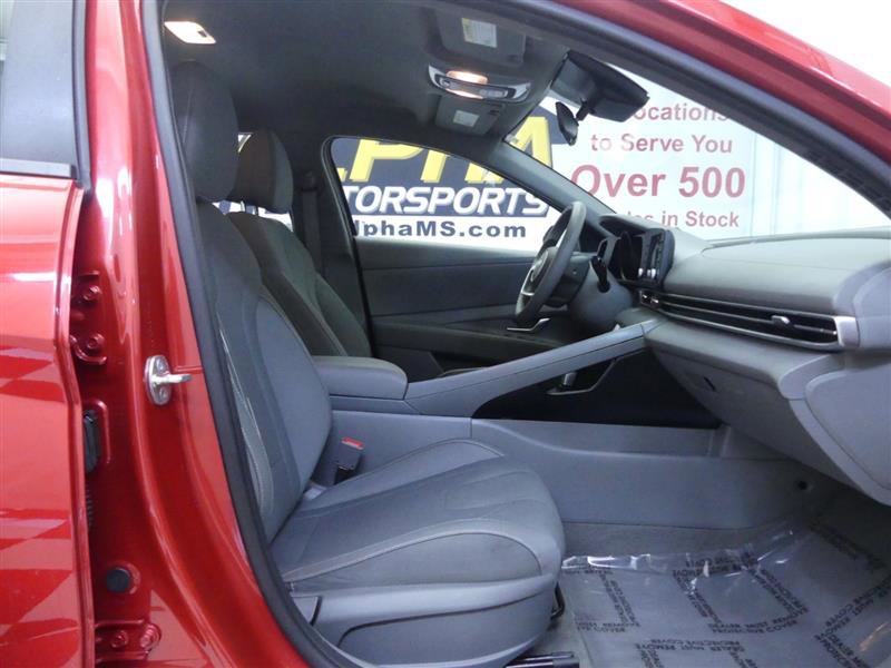 Used 2023 Hyundai Elantra SEL image 7
