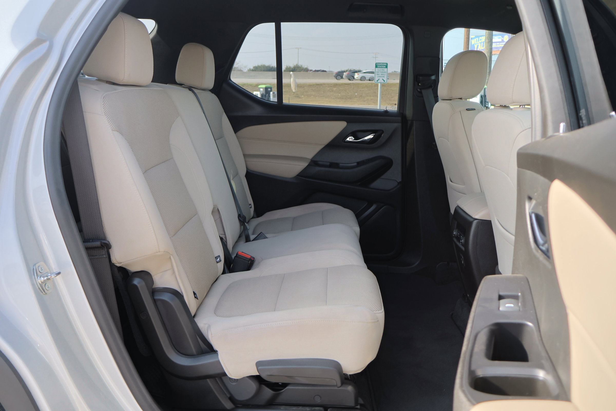 Used 2022 Chevrolet Traverse LS w/ LPO, Cargo Package image 34