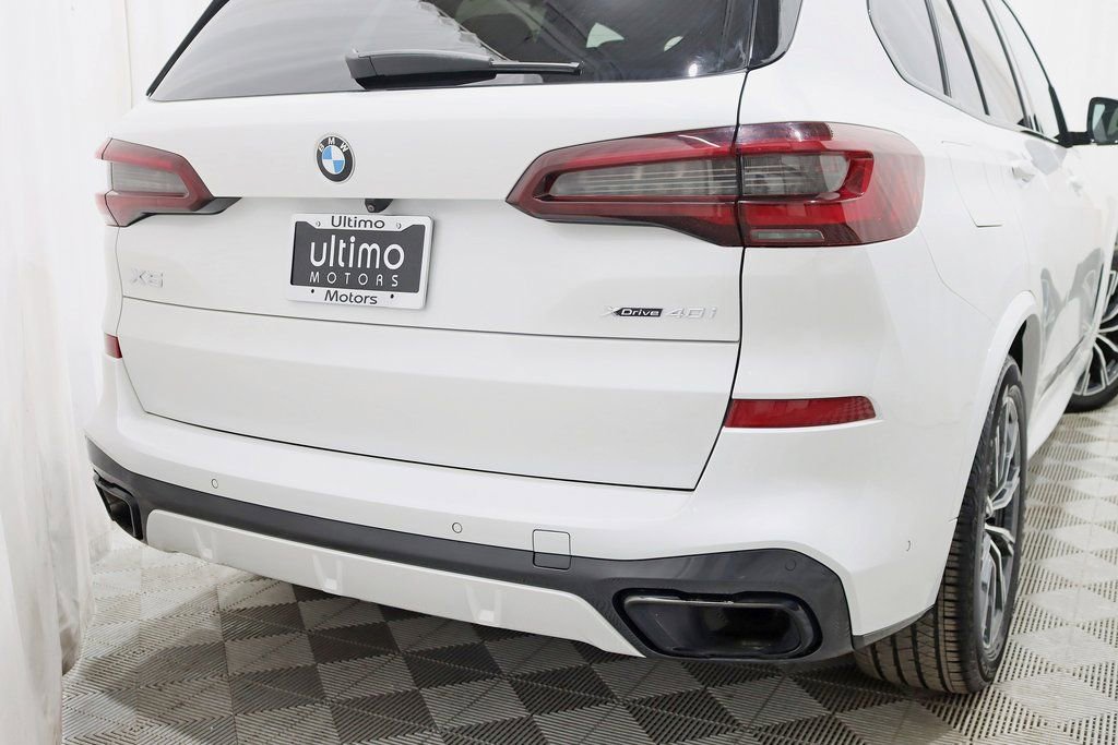 Used 2022 BMW X5 xDrive40i w/ M Sport Package image 13