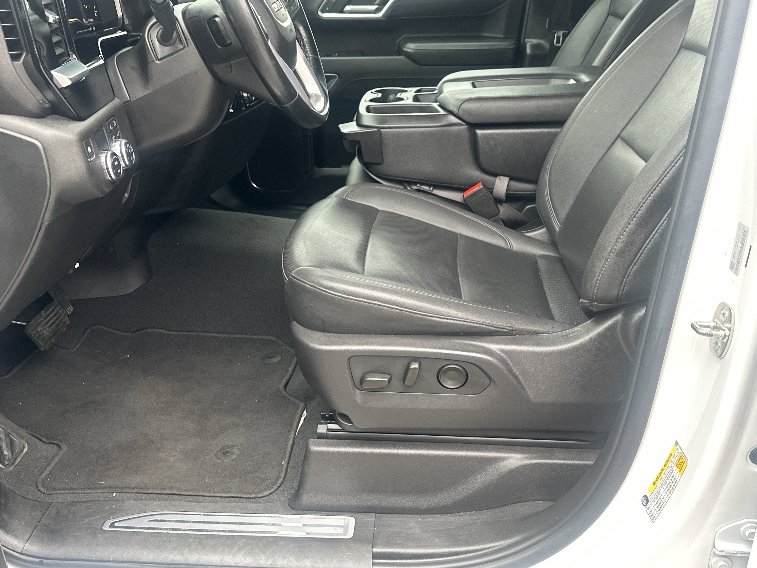 Used 2024 GMC Sierra 1500 SLT RWD image 9