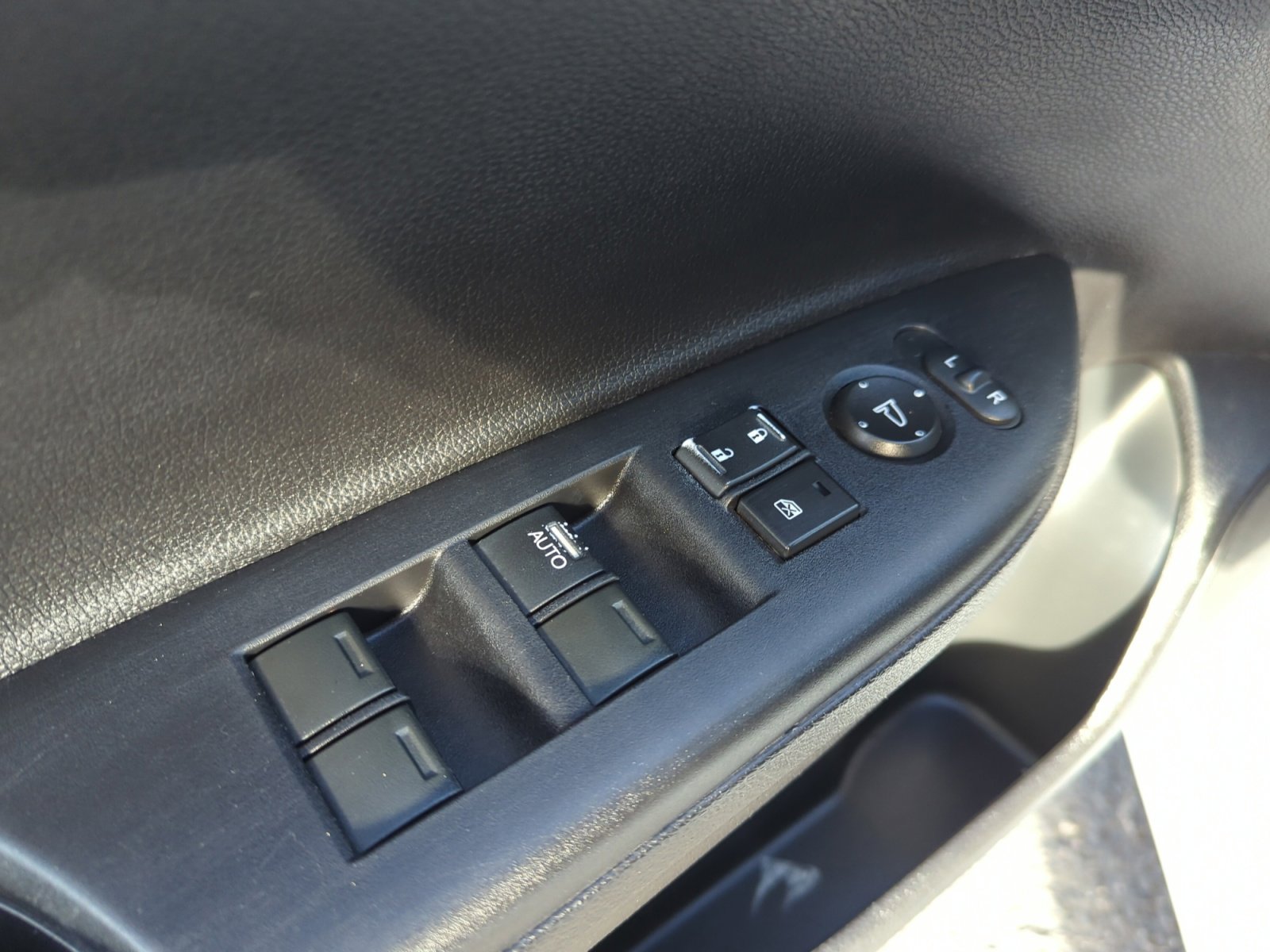 Used 2017 Honda Accord Sport image 13