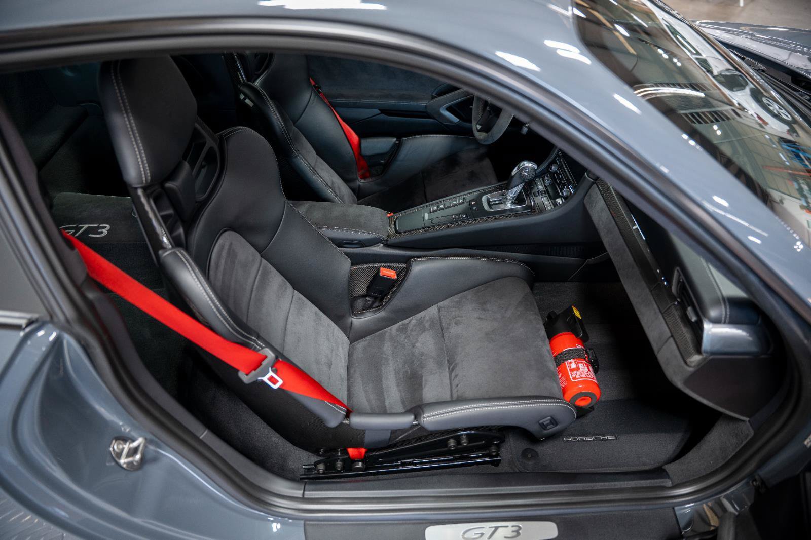 Used 2018 Porsche 911 GT3 RWD image 75