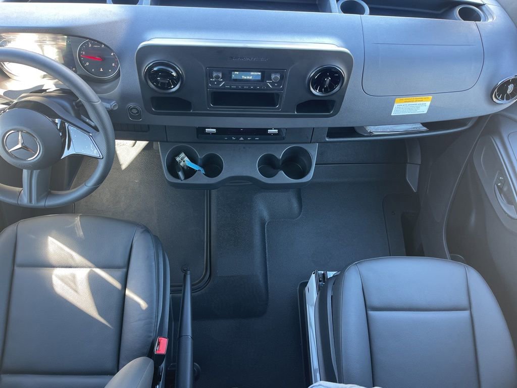 Used 2025 Mercedes-Benz Sprinter 2500 image 11