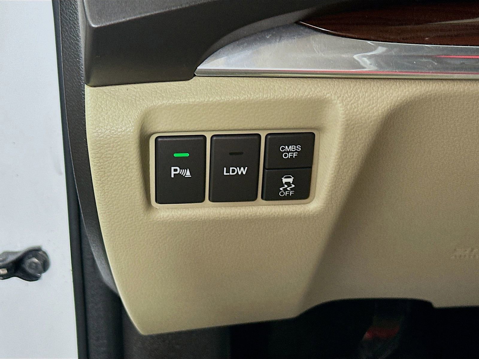Used 2015 Acura MDX FWD w/ Advance & Entertainment image 10