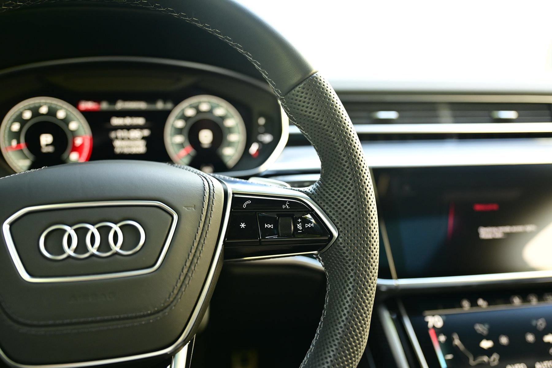 Used 2025 Audi S8 w/ Executive Package AWD/4WD image 44