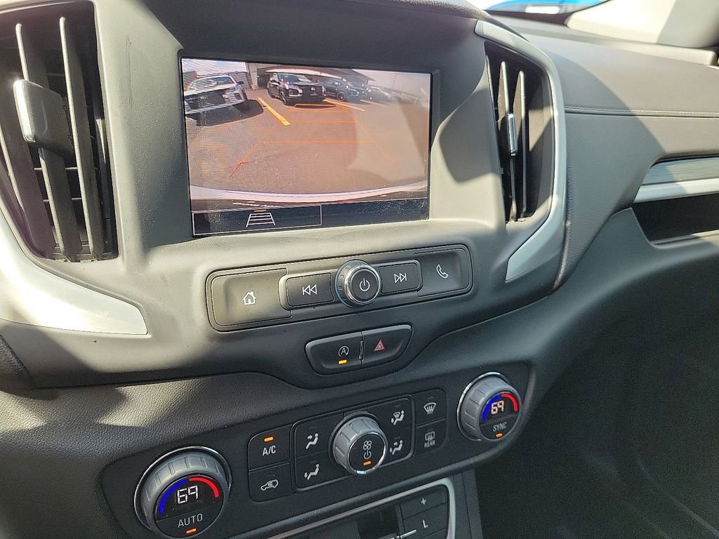 Used 2023 GMC Terrain SLE w/ Driver Convenience Package image 12