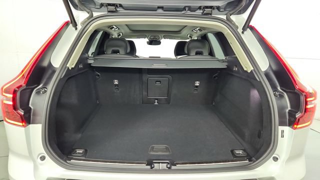 New 2026 Volvo XC60 B5 Plus w/ Protection Package Premier AWD/4WD image 40