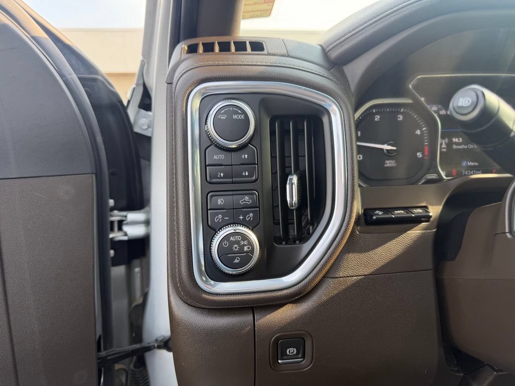 Used 2023 GMC Sierra 3500 Denali w/ Denali Ultimate Package AWD/4WD image 26