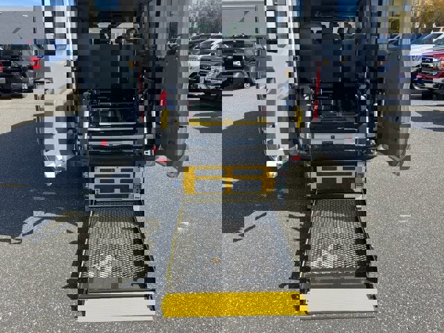 Used 2018 Ford Transit 350 XL image 15