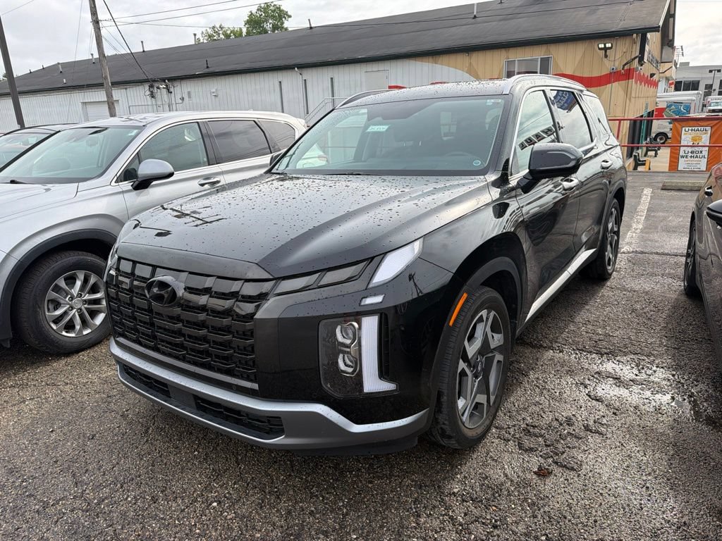 Used 2023 Hyundai Palisade Limited w/ Winter Package