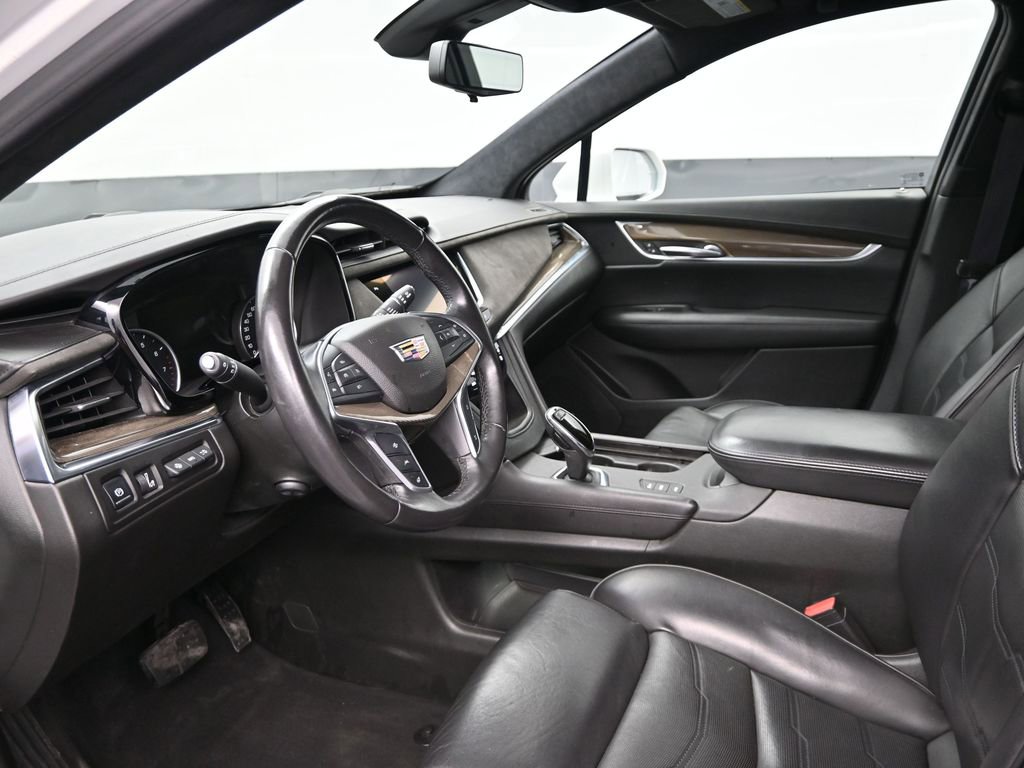 Used 2017 Cadillac XT5 Platinum w/ Driver Assist Package image 10