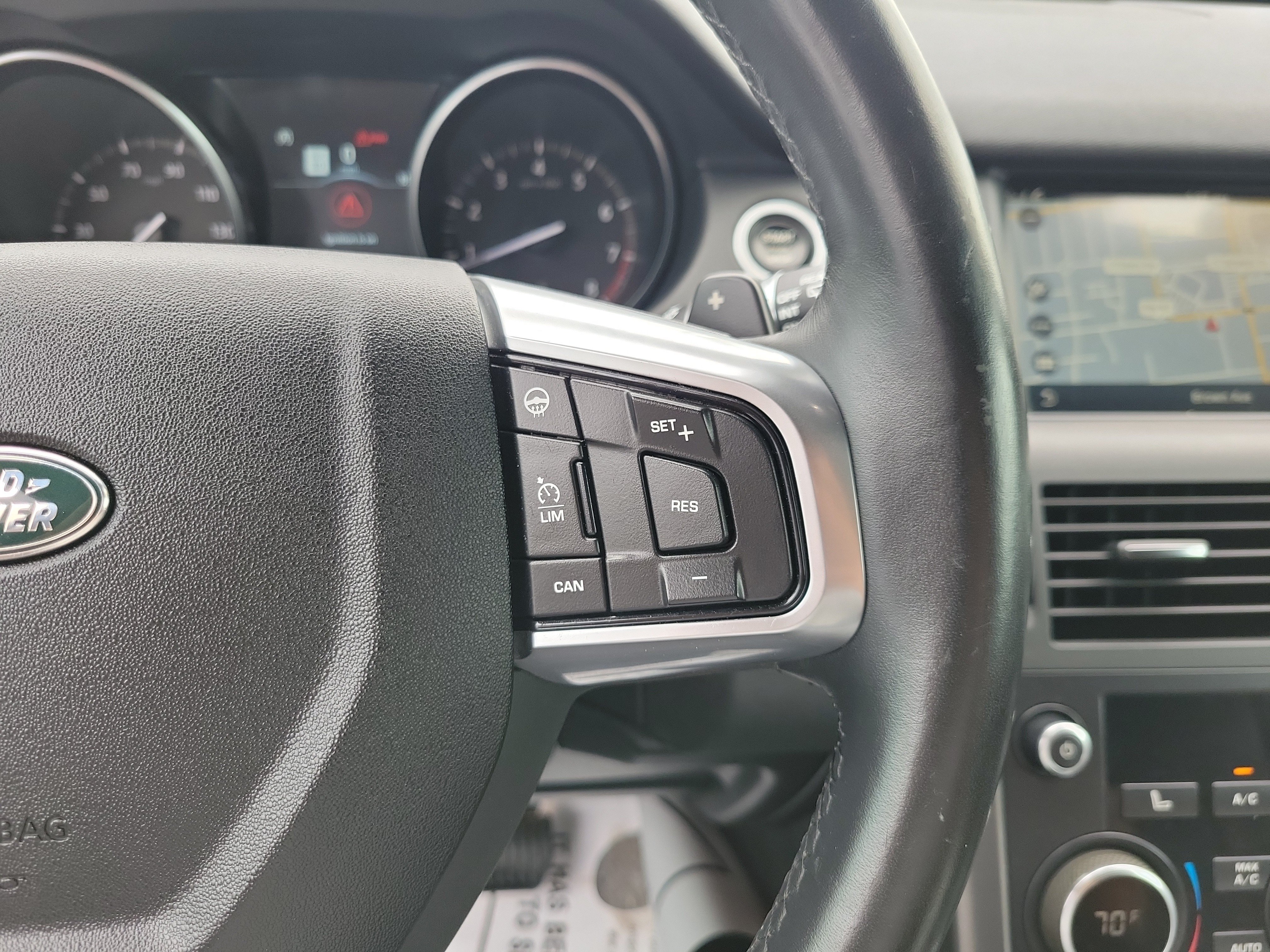 Used 2019 Land Rover Discovery Sport HSE AWD/4WD image 29