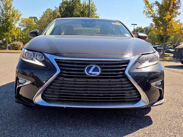 Used 2017 Lexus ES 300h w/ Luxury Package FWD image 8
