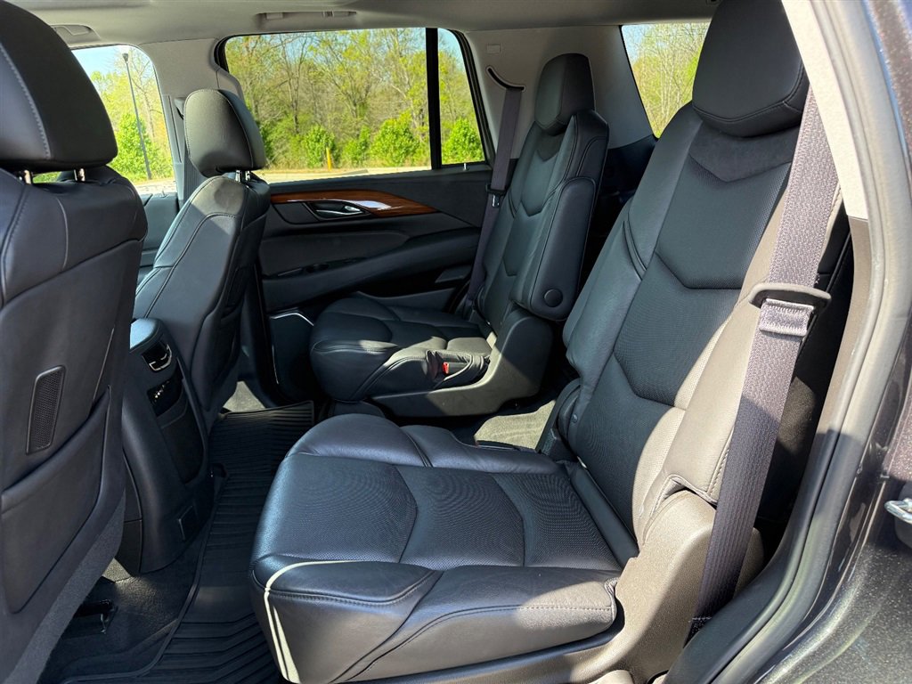 Used 2016 Cadillac Escalade Premium image 27