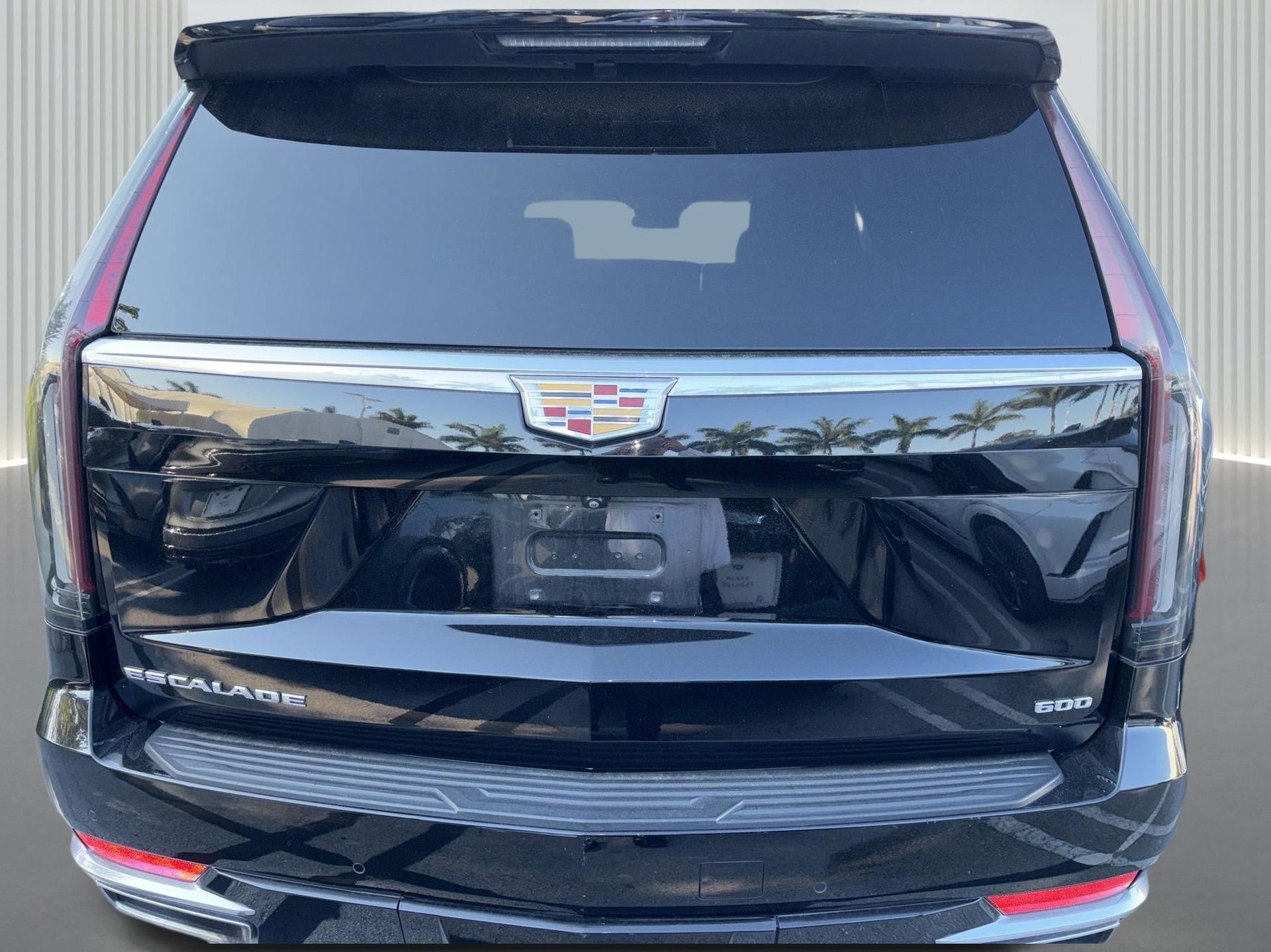 Used 2023 Cadillac Escalade ESV Luxury image 3