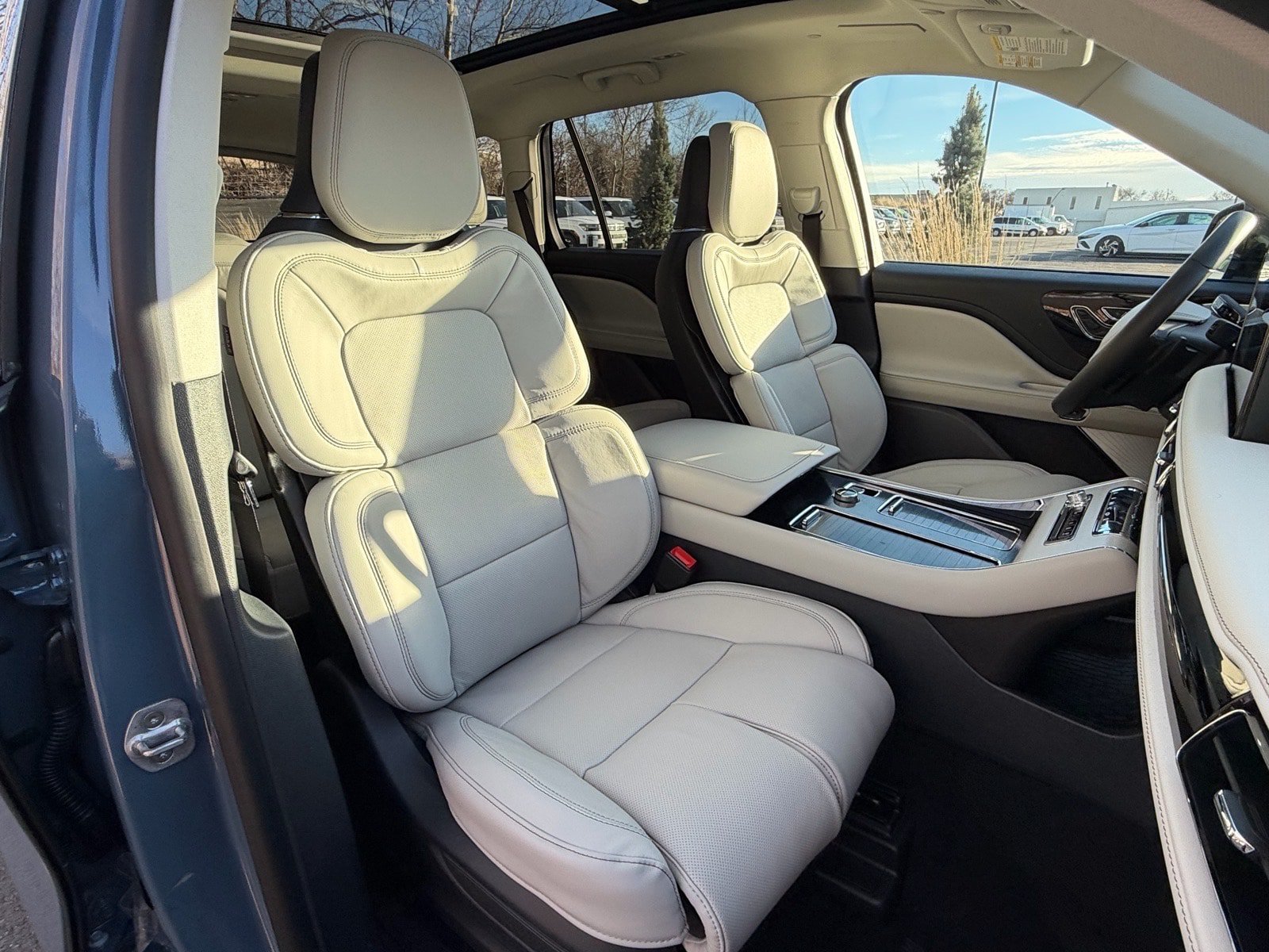 New 2026 Lincoln Aviator Reserve AWD/4WD image 12