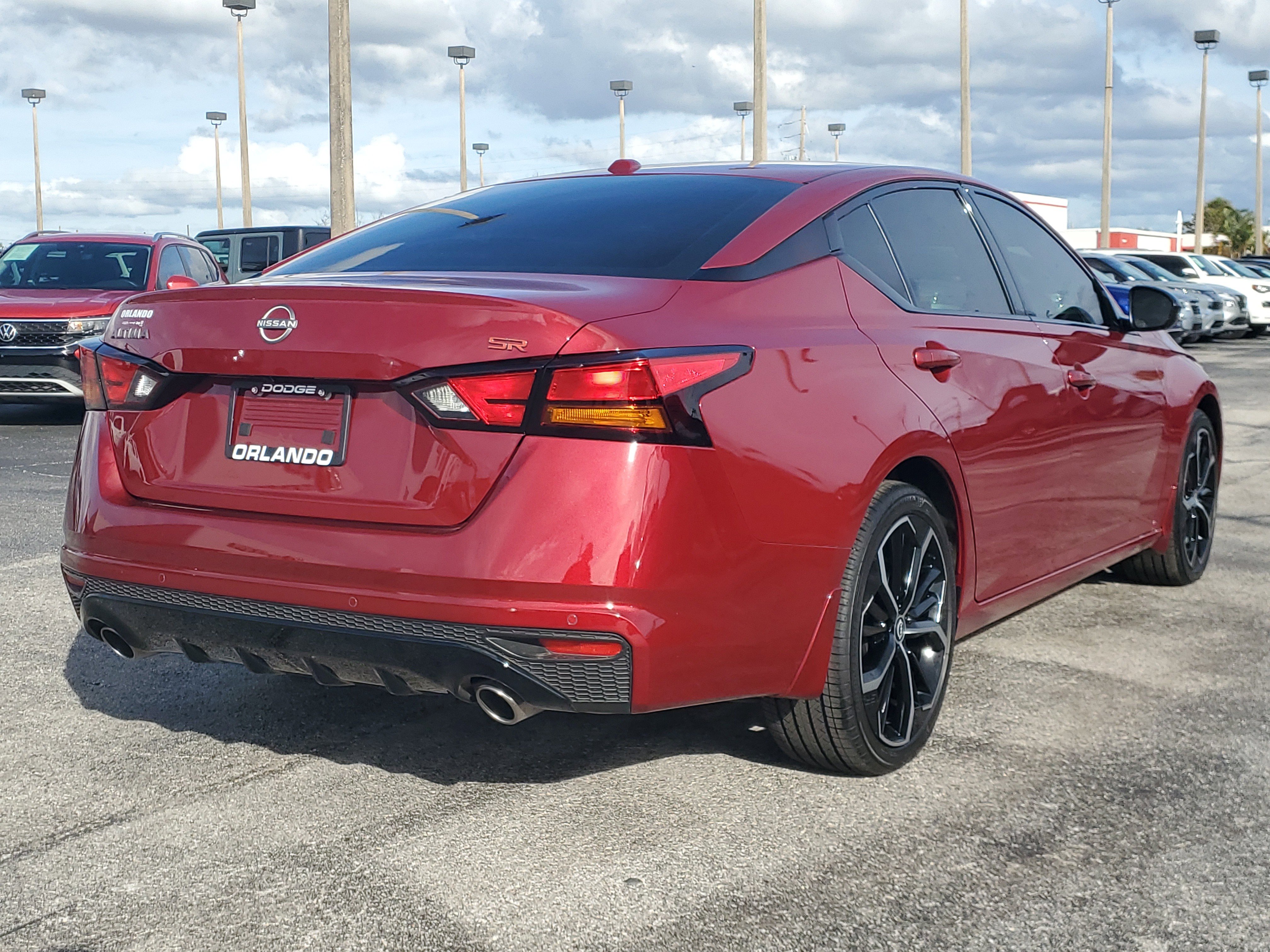 Used 2025 Nissan Altima 2.5 SR w/ SR Premium Package image 8