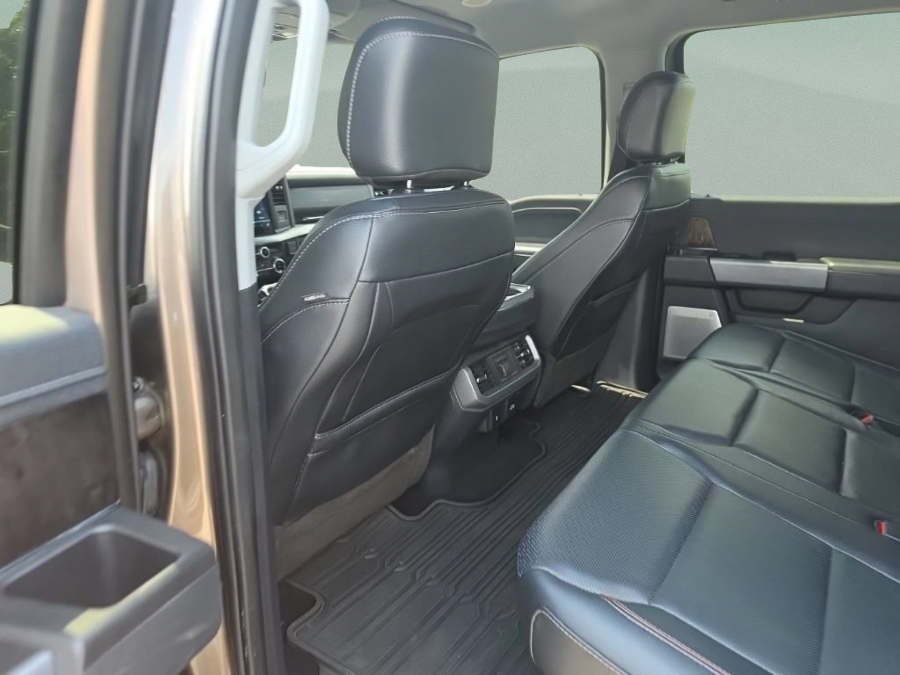 Used 2022 Ford F150 Lariat w/ Equipment Group 502A High AWD/4WD image 28