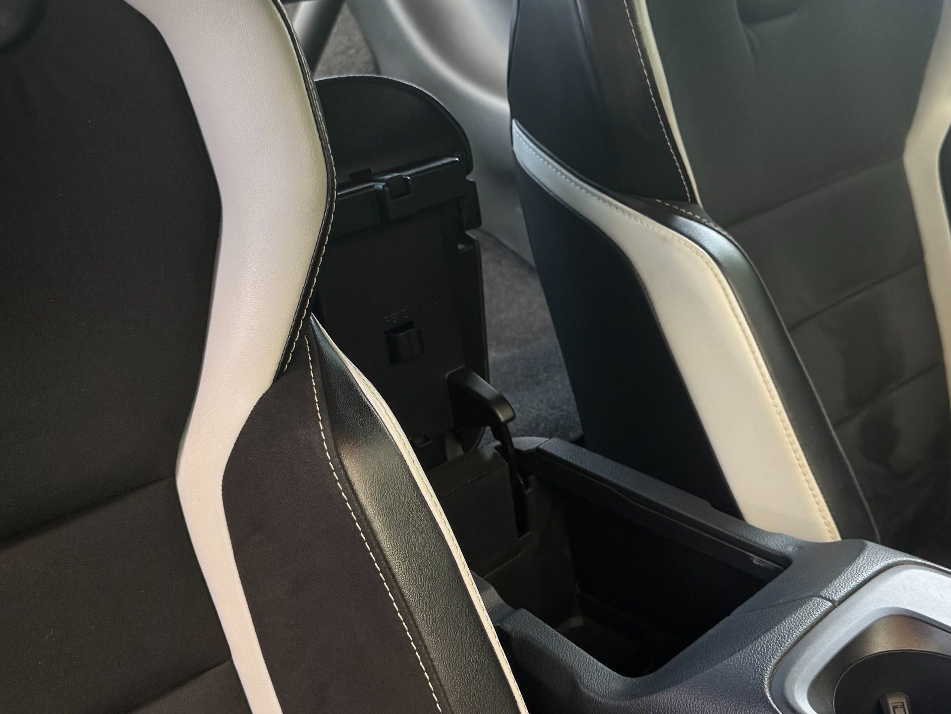 Used 2020 Ford Mustang Shelby GT500 w/ Technology Package image 28