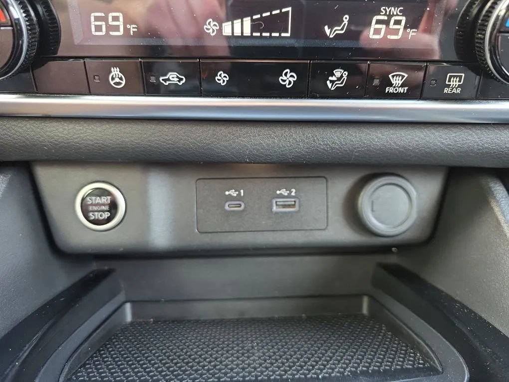 Used 2022 Nissan Rogue SV w/ SV Premium Package image 32