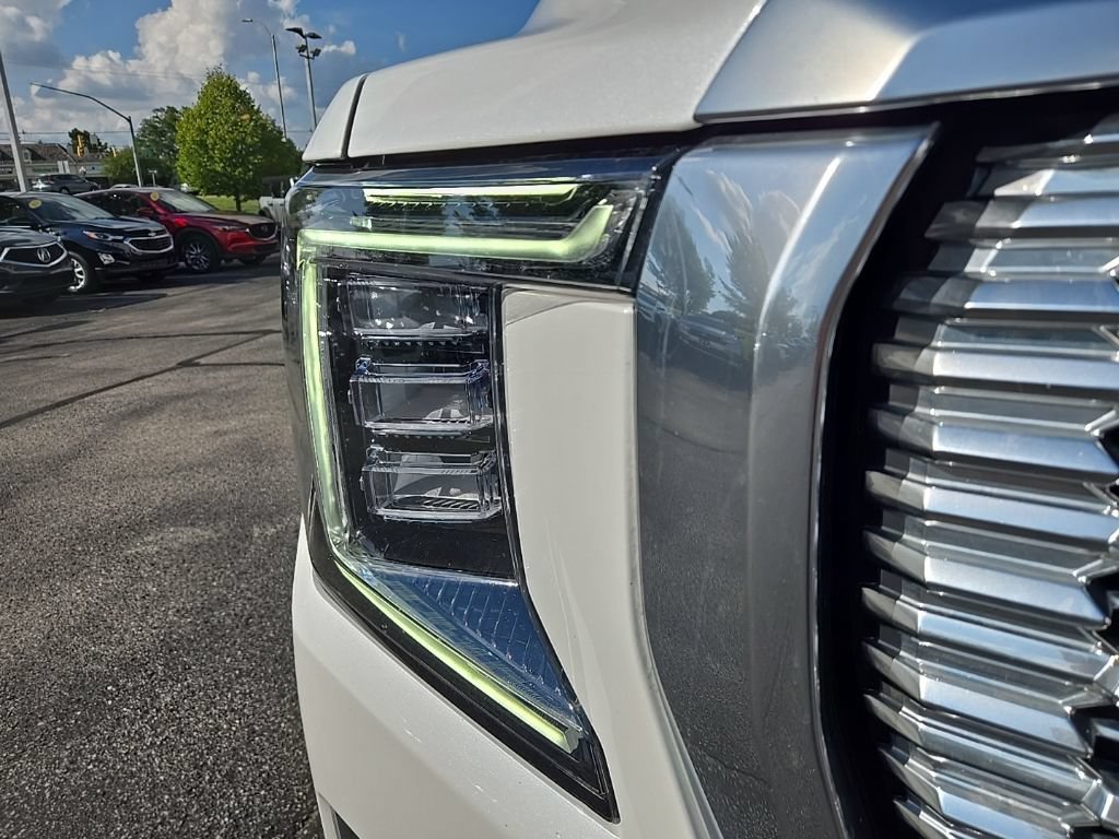 Used 2023 GMC Yukon XL Denali AWD/4WD image 23