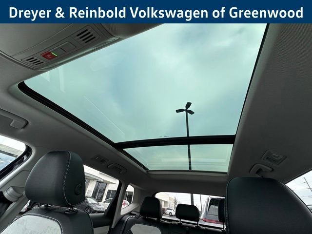 New 2026 Volkswagen Taos SEL image 21