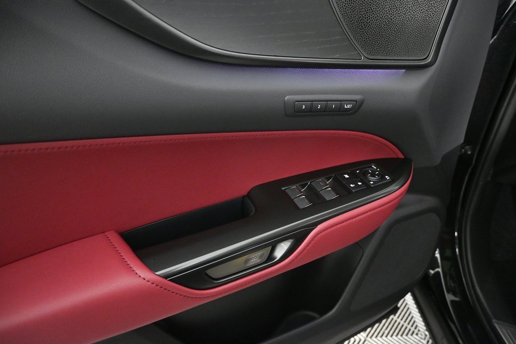 Used 2025 Lexus NX 300h AWD w/ Luxury Package image 8