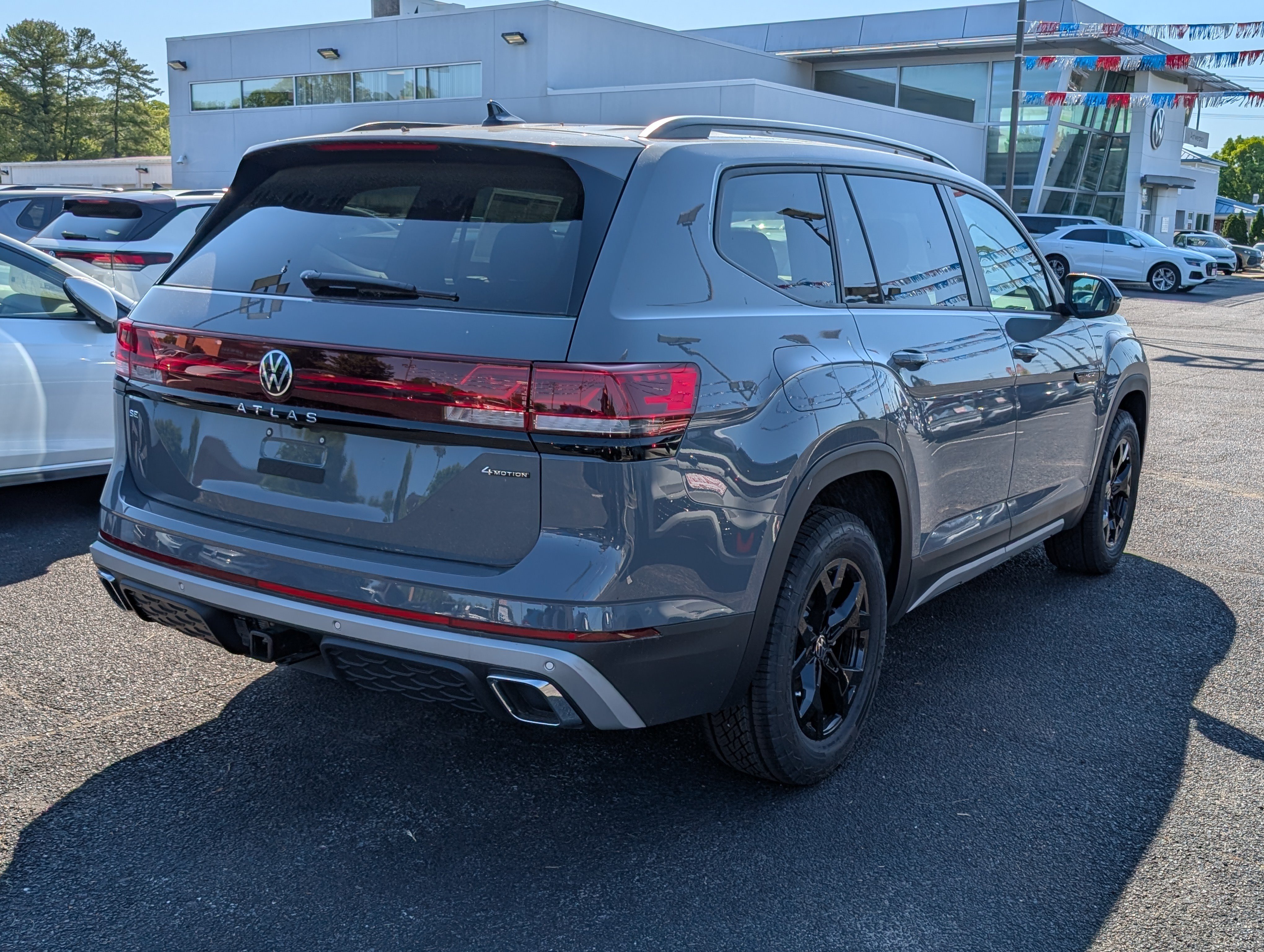 New 2026 Volkswagen Atlas Peak Edition AWD/4WD image 3