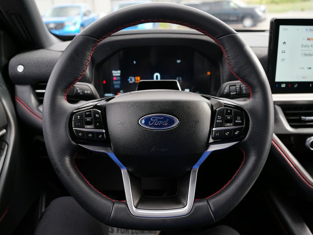 Used 2025 Ford Explorer ST-Line RWD image 12