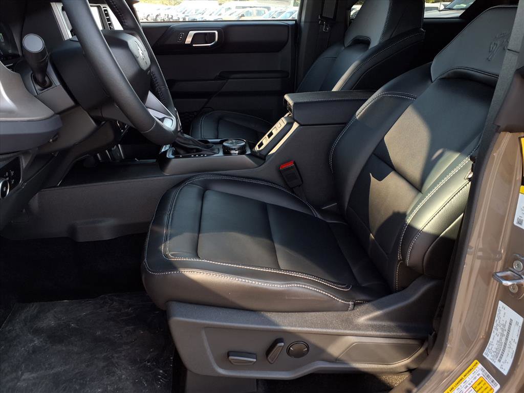 New 2025 Ford Bronco Outer Banks image 6