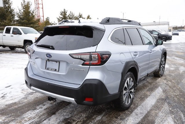 Used 2024 Subaru Outback Limited image 3