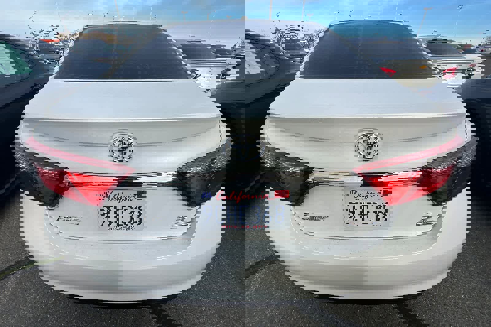 Used 2016 Toyota Camry SE image 5