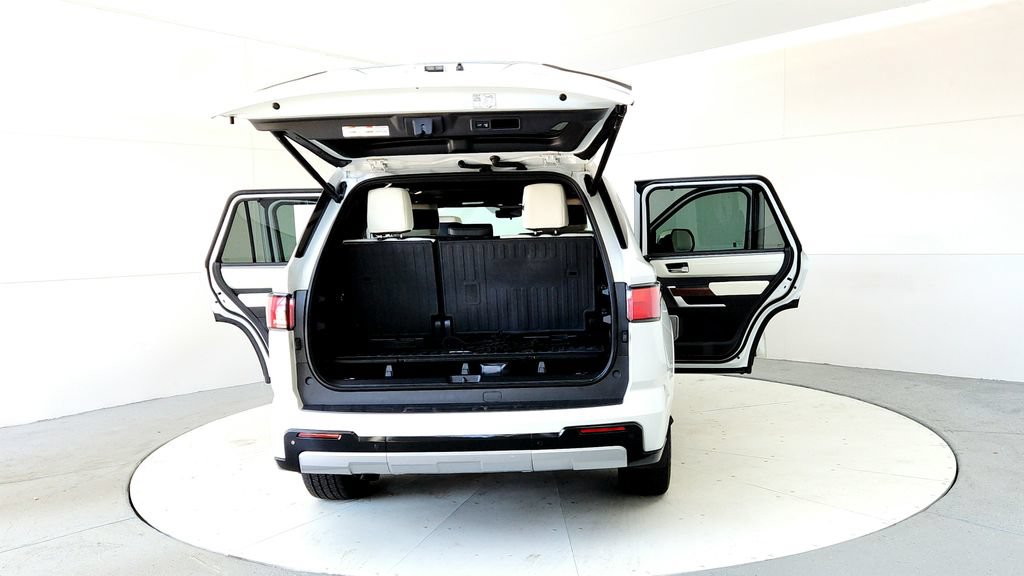 Used 2024 Toyota Sequoia Capstone AWD/4WD image 11