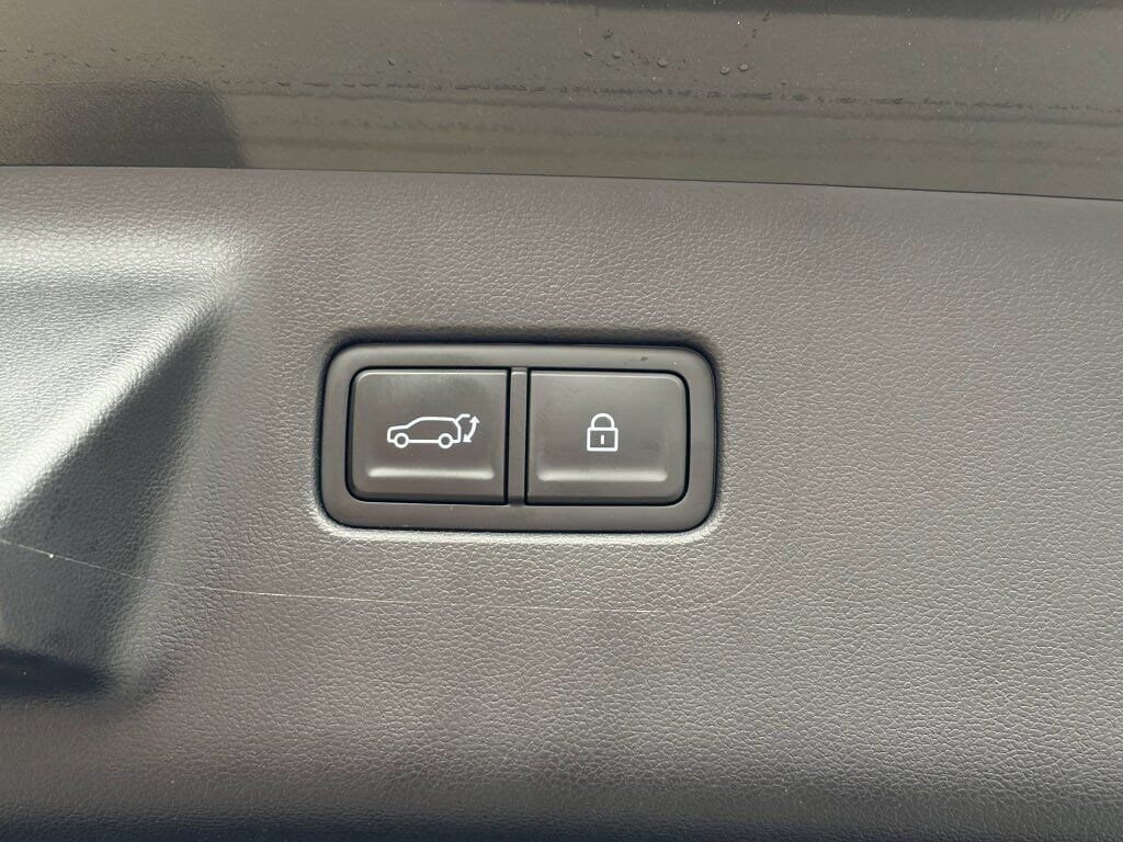 Used 2024 Hyundai Santa Fe Limited image 11